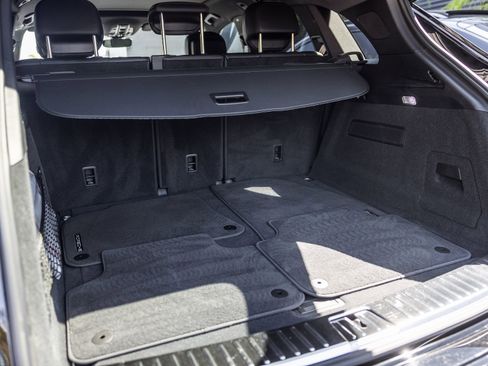 Certified 2023 Porsche Cayenne Platinum Edition AWD/4WD image 18