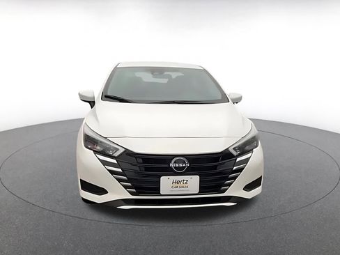 Used 2025 Nissan Versa SV image 4