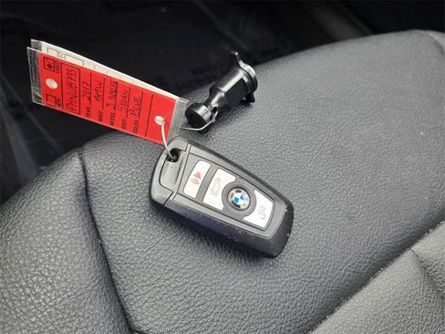 Used 2017 BMW 320i Sedan image 17