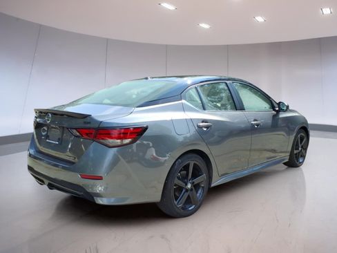 Used 2023 Nissan Sentra SR w/ Midnight Edition Package FWD image 4