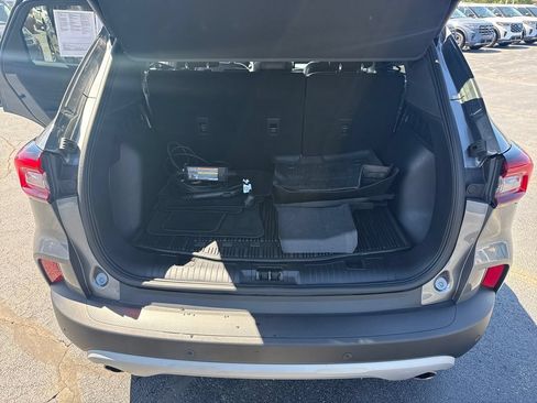 Used 2025 Ford Escape SE FWD image 32