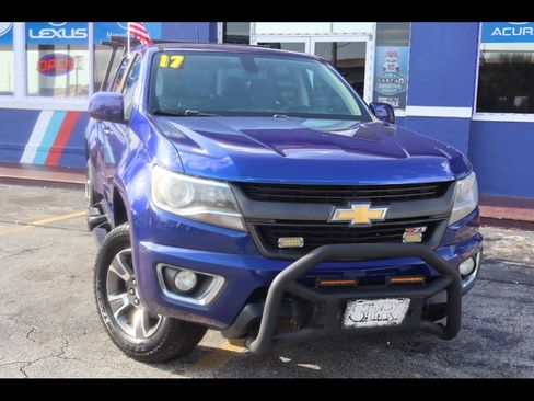 Used 2017 Chevrolet Colorado Z71 AWD/4WD image 2