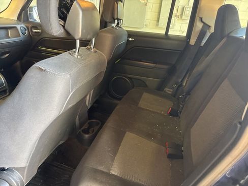 Used 2014 Jeep Patriot Latitude w/ Sun/Sound Group image 9