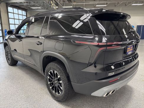 Used 2024 Chevrolet Traverse Z71 w/ Enhanced Driving Package image 5