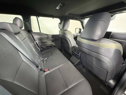 Used 2024 Lexus GX 550 image 15
