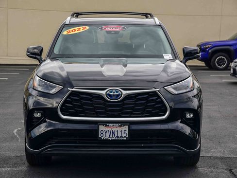 Certified 2022 Toyota Highlander XLE image 2