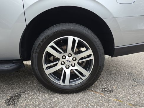 Used 2024 Ford Expedition Max Limited RWD image 32