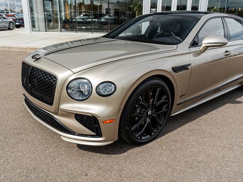 Certified 2025 Bentley Flying Spur Plug-In Hybrid AWD/4WD image 21