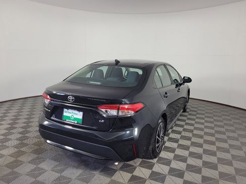 Used 2022 Toyota Corolla LE FWD image 9