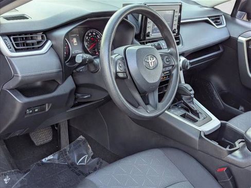 Used 2022 Toyota RAV4 XLE image 9