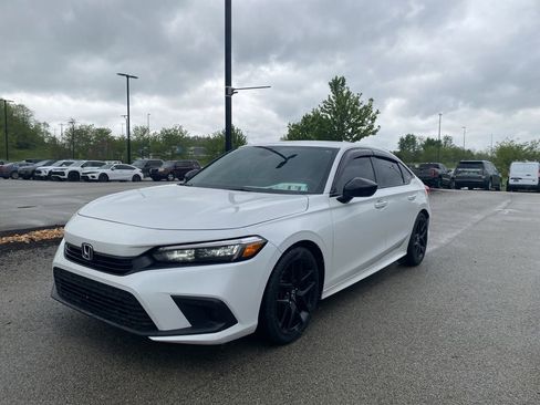 Used 2023 Honda Civic Sport image 3