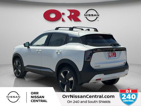 New 2026 Nissan Kicks SR w/ SR Premium Package FWD image 7