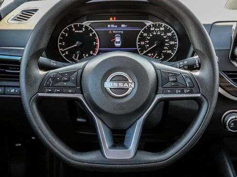 Used 2025 Nissan Altima 2.5 SV AWD/4WD image 80
