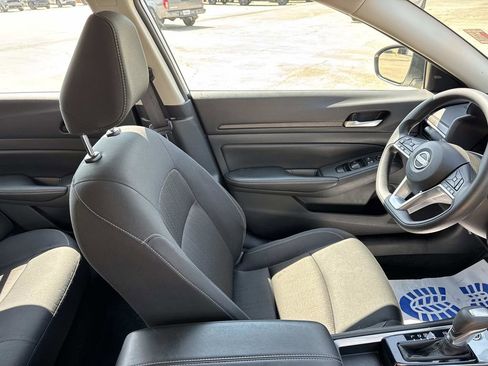Used 2025 Nissan Altima 2.5 SV image 22