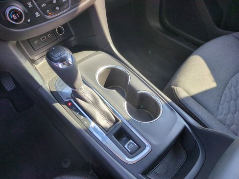 Used 2021 Chevrolet Equinox LT image 12