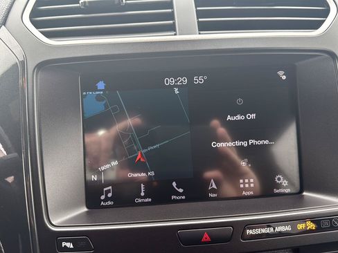 Used 2018 Ford Explorer XLT w/ Equipment Group 202A AWD/4WD image 23