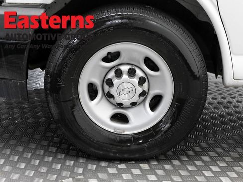 Used 2019 Chevrolet Express 2500 Extended RWD image 28