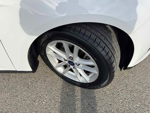Used 2017 Ford Focus SE image 37