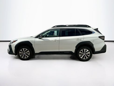 Used 2025 Subaru Outback Premium image 4