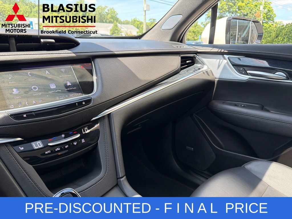 Used 2025 Cadillac XT5 Premium Luxury AWD/4WD image 33
