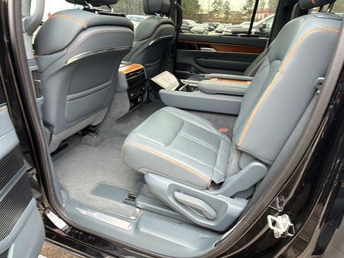 Used 2022 Jeep Grand Wagoneer Series II image 25