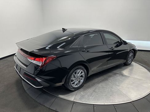Certified 2024 Hyundai Elantra SEL FWD image 7
