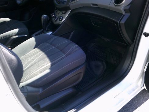 Used 2016 Chevrolet Sonic LT FWD image 11