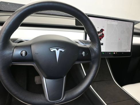 Used 2021 Tesla Model Y 2WD image 18
