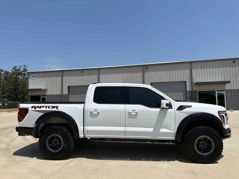 Used 2025 Ford F150 Raptor AWD/4WD image 2