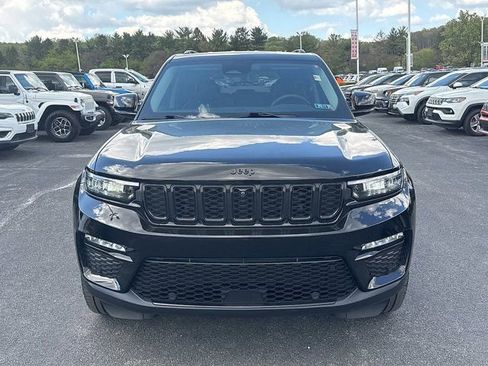 Certified 2023 Jeep Grand Cherokee Limited w/ Luxury Tech Group II AWD/4WD image 2