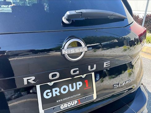 Used 2024 Nissan Rogue SL AWD/4WD image 31