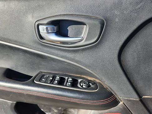 Used 2018 Jeep Compass Trailhawk AWD/4WD image 28