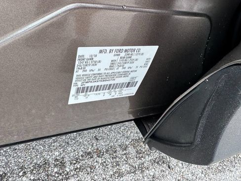 Used 2019 Ford Edge Titanium FWD image 23