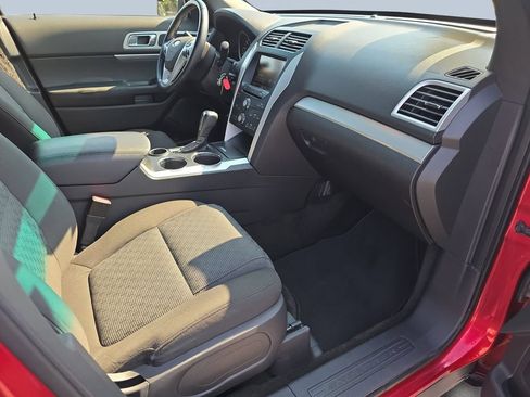 Used 2012 Ford Explorer XLT FWD image 32