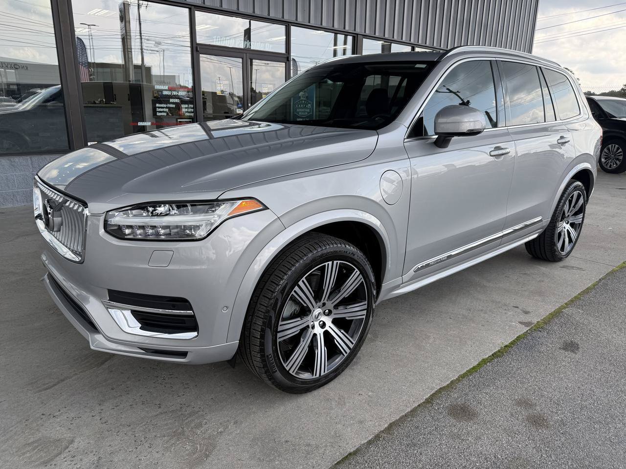 Used 2024 Volvo XC90 T8 Ultimate w/ Protection Package Premier AWD/4WD image 1