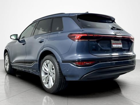 Used 2025 Audi Q6 e-tron Premium w/ Convenience Package image 3