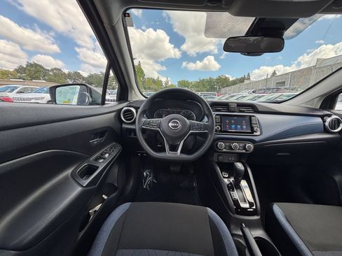 Used 2025 Nissan Versa SV FWD image 32