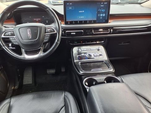 Used 2023 Lincoln Nautilus Reserve image 9