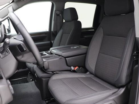 Used 2025 Chevrolet Silverado 2500 LT w/ Convenience Package image 11