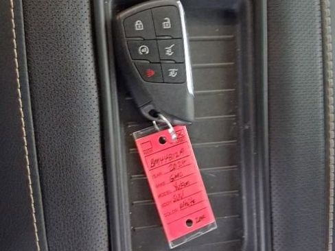 Used 2024 GMC Yukon SLT w/ SLT Luxury Package RWD image 21