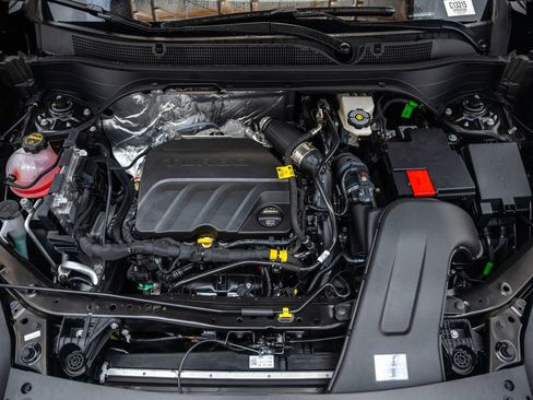 New 2026 Chevrolet Trax RS w/ Sunroof Package FWD image 18