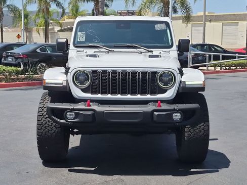 Used 2024 Jeep Wrangler Unlimited Rubicon AWD/4WD image 3