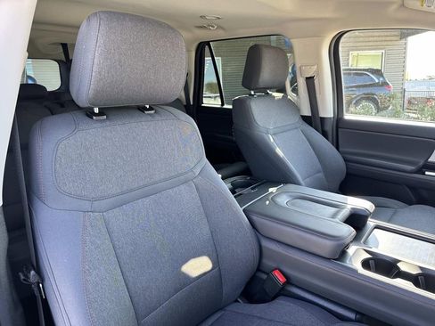 Used 2025 Ford Expedition Max Active image 12