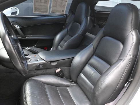 Used 2005 Chevrolet Corvette Coupe w/ Preferred Equipment Group image 18