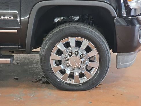 Used 2017 GMC Sierra 2500 Denali AWD/4WD image 8