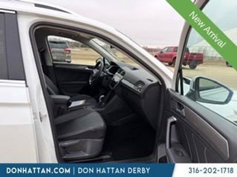 Used 2024 Volkswagen Tiguan SE image 9