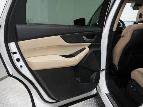 Used 2023 Acura MDX SH-AWD w/ Advance Package image 21