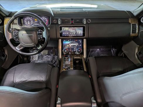 Used 2018 Land Rover Range Rover HSE image 17