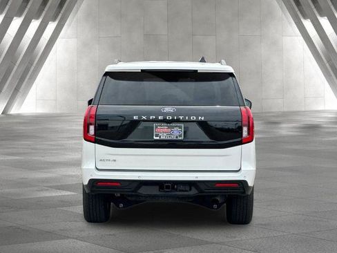 Certified 2025 Ford Expedition Active RWD image 4