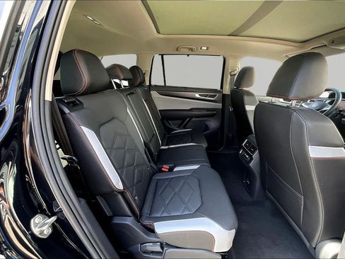 New 2026 Volkswagen Atlas Peak Edition AWD/4WD image 25